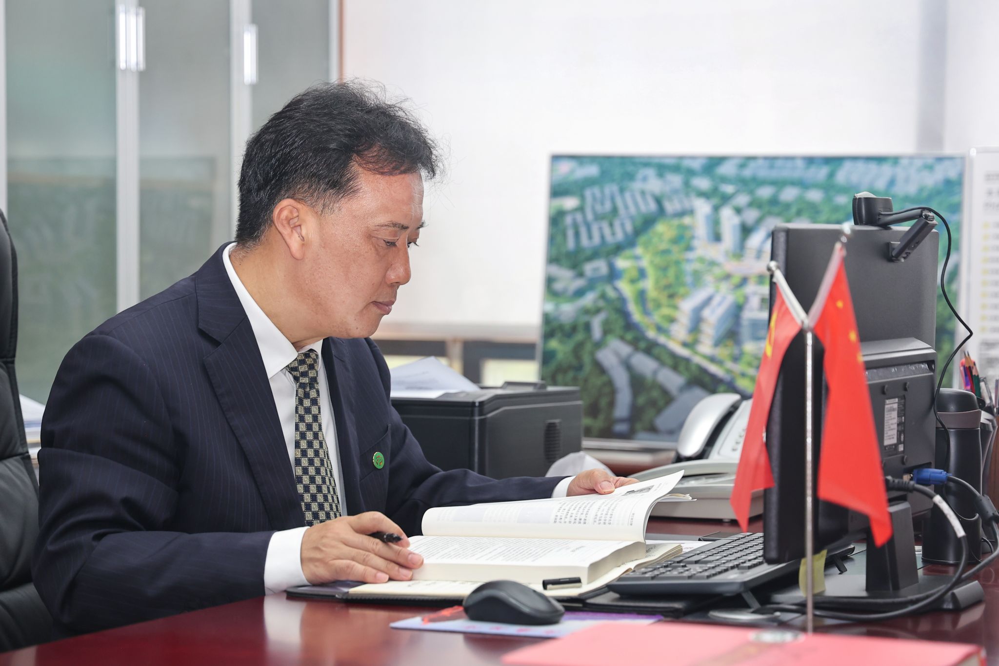 办“扎得深、立得稳、靠得住、顶得上”的新型高水平理工科大学