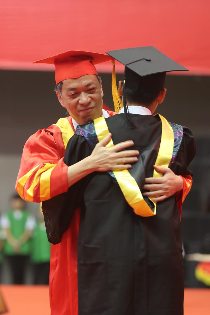 李琳1