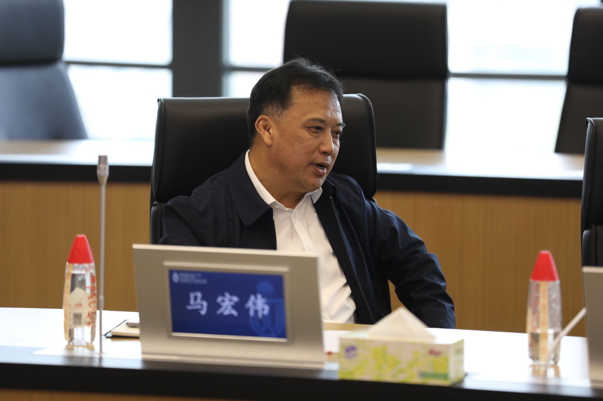 成洪波、马宏伟率队赴香港科技大学（广州）调研交流