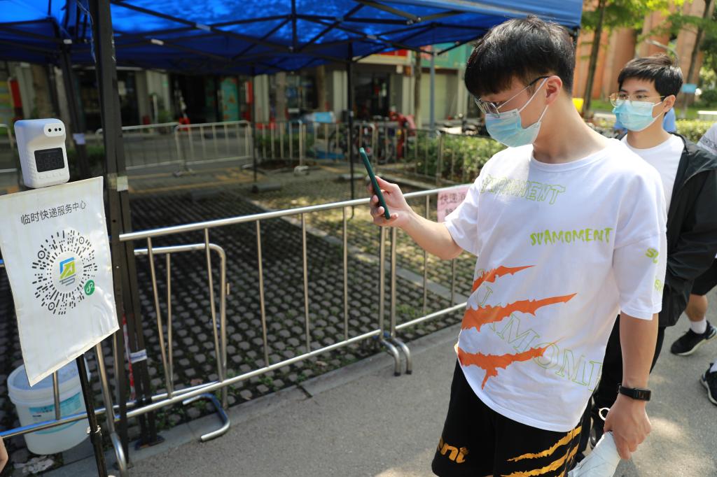 【众志成城阻击疫情】为返校做好准备！学校开展疫情防控应急演练